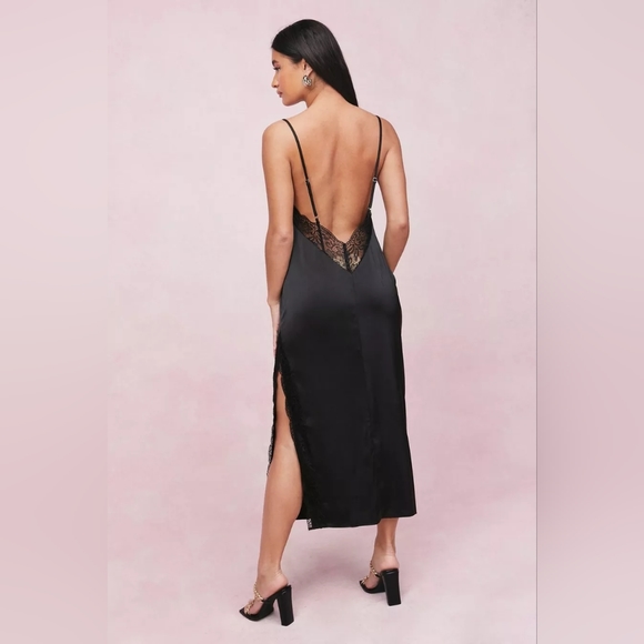 Nasty Gal CREAM coloured Satin Midi Dress with Lace Neckline - Picture 2 of 7